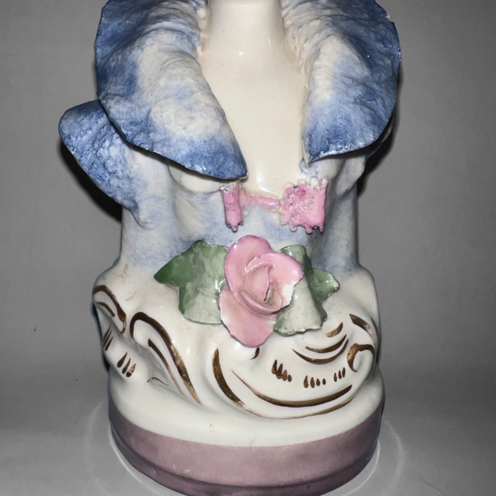 Victorian "Lady Roses" Mini Bust - Picture 3 of 8